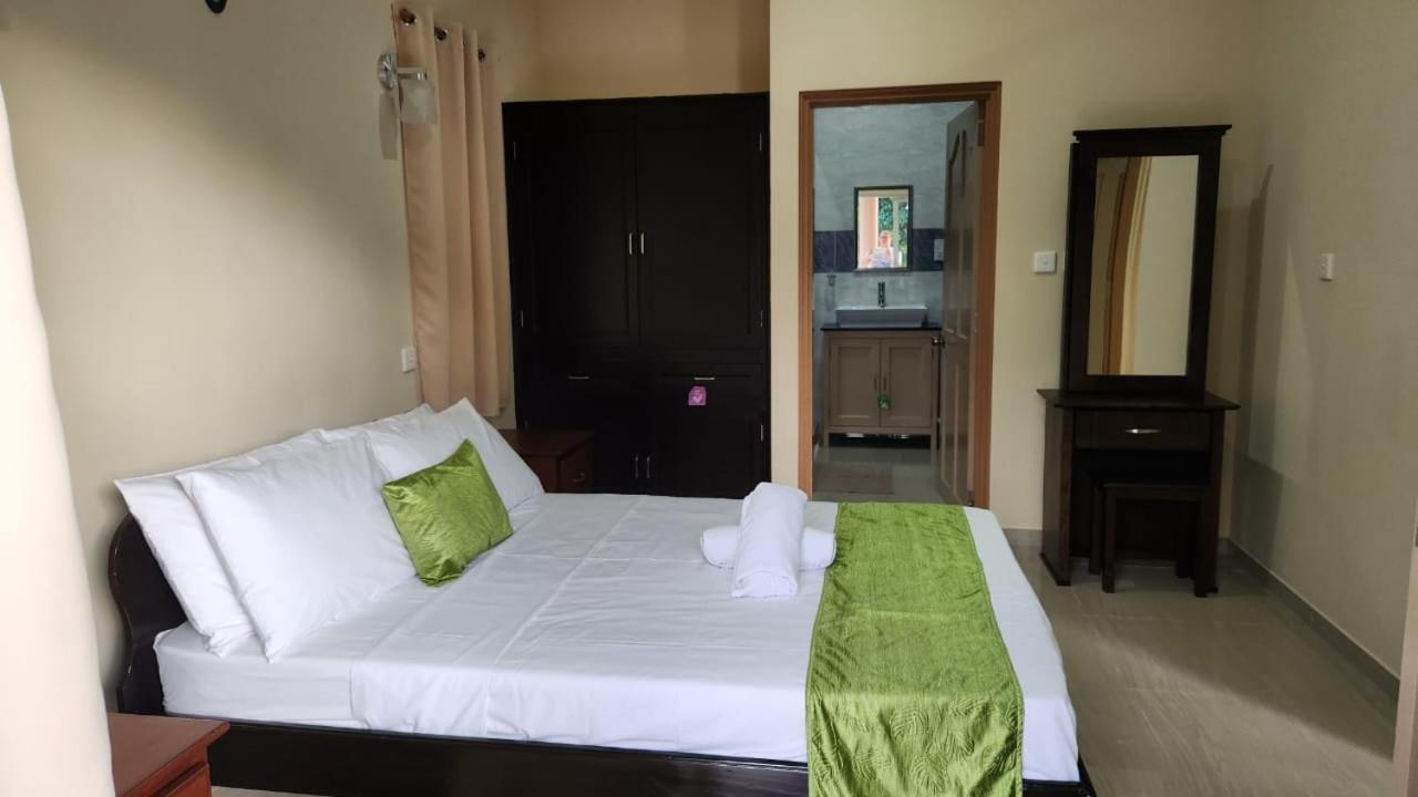 Green Self-Catering Apartment Beau Vallon  Extérieur photo